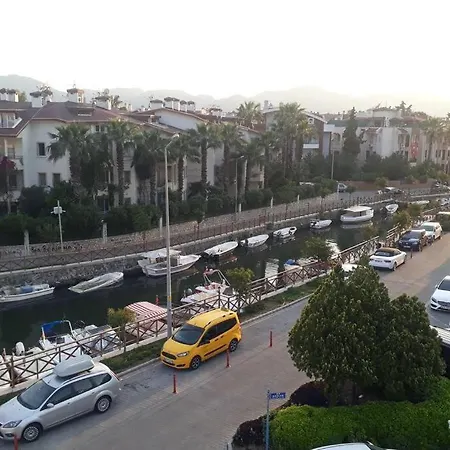 아파트 Charming Place In The Center Of Marina